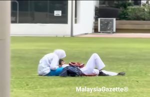 Tular video ‘aksi’ pasangan pelajar sekolah di padang awam Melaka