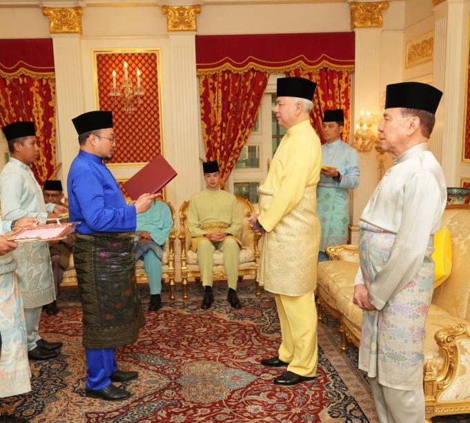 raja nazrin-zakat
