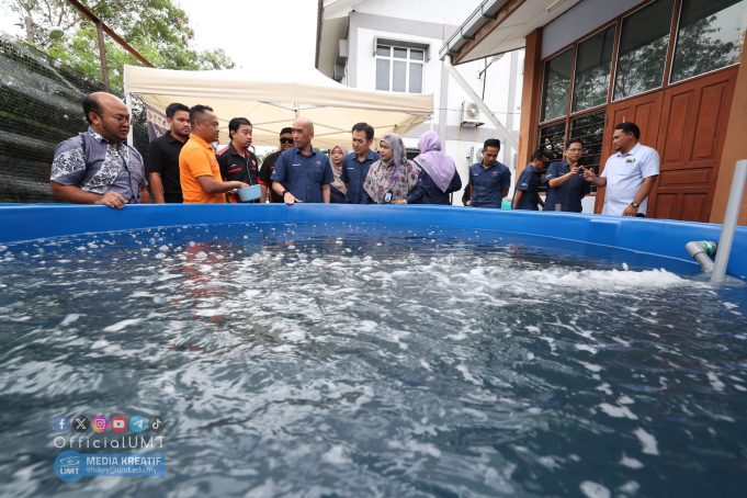 ternakan udang umpan juga turut diusahakan