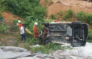 Wanita cedera tersepit dalam kereta di Gua Musang