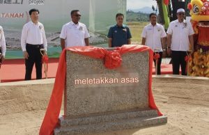 Kenapa fobia dengan tulisan Cina bermaksud `meletakkan asas’? – Haim Hilman