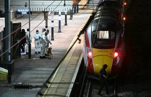 Kejadian tikaman dalam kereta api di UK: 9 parah, 2 ditahan