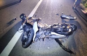 Pembantu kedai makan di Singapura maut langgar lori rosak