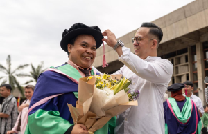 Steven raikan kejayaan anak Felda bergelar PhD