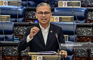 Kerajaan perhalusi cadangan harga lantai perkhidmatan kurier – Fahmi