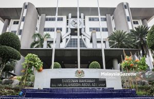 Suri rumah didakwa semula hantar komunikasi jelik terhadap Agong
