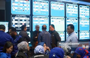 Zahid Hamidi Hadir Command Centre BN