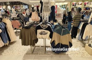 Laki bini curi pakaian di kedai konsep diberkas