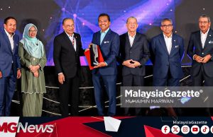 Saya Bangga Bekerja Dengan Pasukan Penjawat Awam – PM Anwar