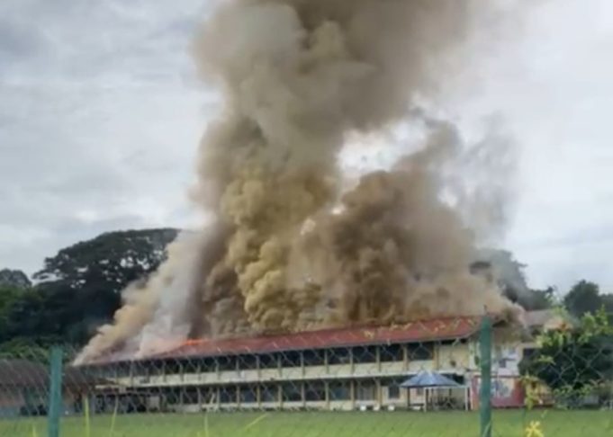 terbakar