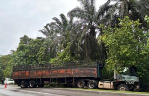 Warga emas maut dalam nahas tiga kenderaan