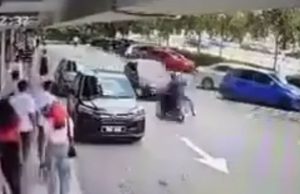 Tunggang motosikal lawan arus, remaja cedera bertembung dengan kereta