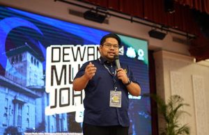 Desak polis ambil tindakan, siasat kenyataan biadab Fahmi hina Tunku Ismail