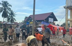 Kenduri seekor lembu gembirakan mangsa banjir di Desa Geudumbak
