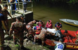 Pembantu khidmat am sekolah lemas, bot terbalik ketika memancing