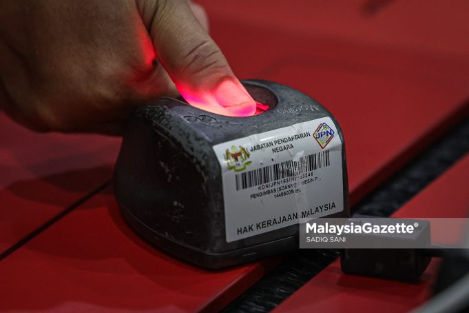 MGF03042025 - ANUAR NASARAH-4 kad pengenalan, cap jari