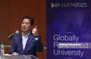 Perkhidmatan tamat tahun depan, Rafizi tak suka saya – Azam Baki