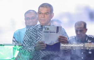 Menteri Dalam Negeri Lancar Buku Garis Panduan Permit Masuk