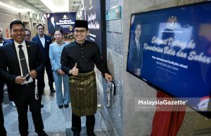 Taufiq Johari Hari Pertama Mula Tugas di Menara KBS
