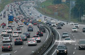 Aliran trafik perlahan di beberapa lebuh raya utama petang ini