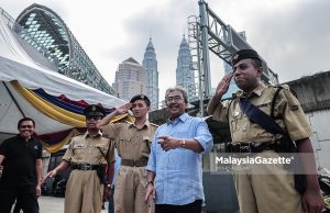 Kampung Sg Baru: Johari mahu pemaju siapkan dulu 2 blok kepada penduduk