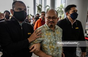 Shamsul Iskandar, Albert Tei tiba di mahkamah bagi hadapi pertuduhan rasuah