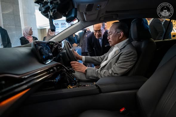 Perdana Menteri, Datuk Seri Anwar Ibrahim