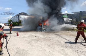 Vellfire, BMW antara 4 kenderaan musnah dalam kebakaran