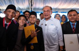 Anwar sangkal dakwaan Malaysia beri 5,207 hektar tanah kepada Indonesia