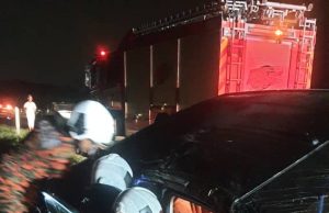 Dua maut, seorang tercampak keluar dari kereta