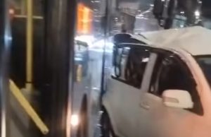 Dua cedera, bas kilang terbabas dalam nahas empat kenderaan