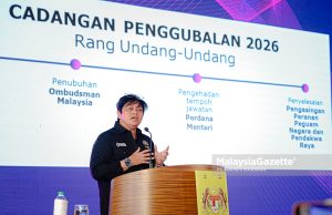 Tiada gunanya refomasi institusi jika rakyat masih tidak faham perubahan – Azalina