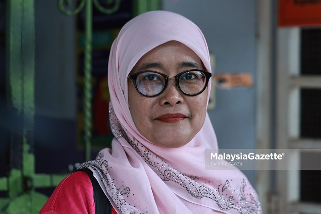 Ibu bapa, Roslina Mohamed Nor, 53 bercakap kepada MalaysiaGazette mengenai Rancangan Pendidikan Negara 2026-2035 di sekitar Kuala Lumpur. Foto FAREEZ FADZIL, 21 JANUARI 2026.