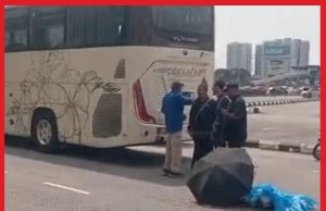 Warga Emas Jalan Kaki Maut Dirempuh Bas Di Melaka Sentral #MGFlash