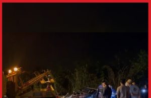 Lelaki Maut, Kereta Langgar Penghadang Jalan #MGFlash