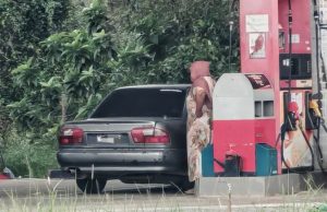 Dua beradik wanita ditahan lakukan pembelian berulang petrol di stesen minyak