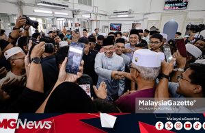 Anwar Ibrahim Santuni Jemaah Jumaat Bersama Penduduk Bangi