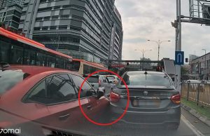 Pemandu Honda Civic rempuh kenderaan awam lari tinggalkan kereta