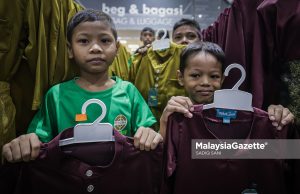 Anak-Anak Asnaf Terima Bantuan Raya