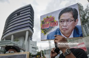 Turun Azam Baki di Hadapan SPRM
