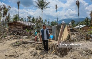 Bunyi kayu patah seperti kiamat: 6 Desa Aceh Timur ‘hilang’ dibadai Balok