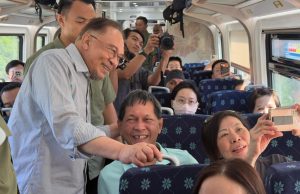 PM tinjau operasi ETS3 KL- JB Sentral