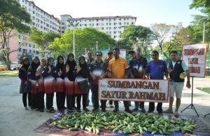 Penduduk Pangsapuri Puchong Permai terima sumbangan melalui HANDS