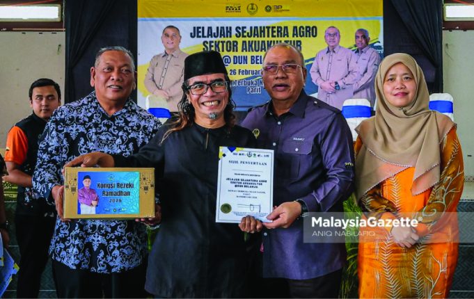 Exco Pembangunan Luar Bandar, Perladangan, Pertanian dan Industri Makanan Perak, Datuk Mohd Zolkafly Harun hadir ke program Jelajah Sejahtera Agro Sektor Akuakultur@DUN Belanja di Dewan Terbuka Ngah Sagor, Parit. Foto ANIQ NABILAFIQ ANUAR, 26 FEBRUARI 2026. bantuan nelayan darat bakul makanan