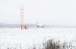 Berlin airport cancels evening flights over cold snap