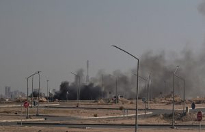 Kedutaan AS di Kuwait dibedil, pesawat perang terhempas