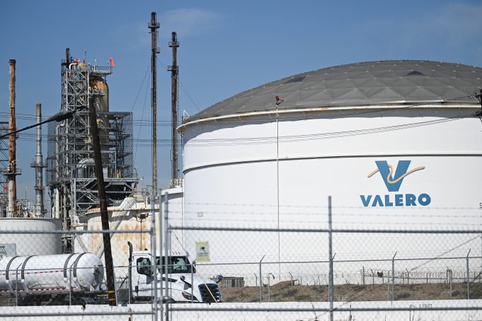 Texas oil refinery explosion