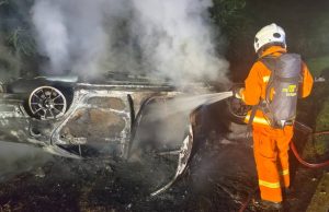 Lelaki maut, dua budak cedera kereta terbakar langgar jentera berat