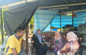 Suami isteri tinggal dalam pondok usang bersyukur beraya di PPR