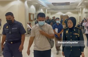 Buang puntung rokok: 2 lelaki didenda RM400, khidmat masyarakat 2 jam
